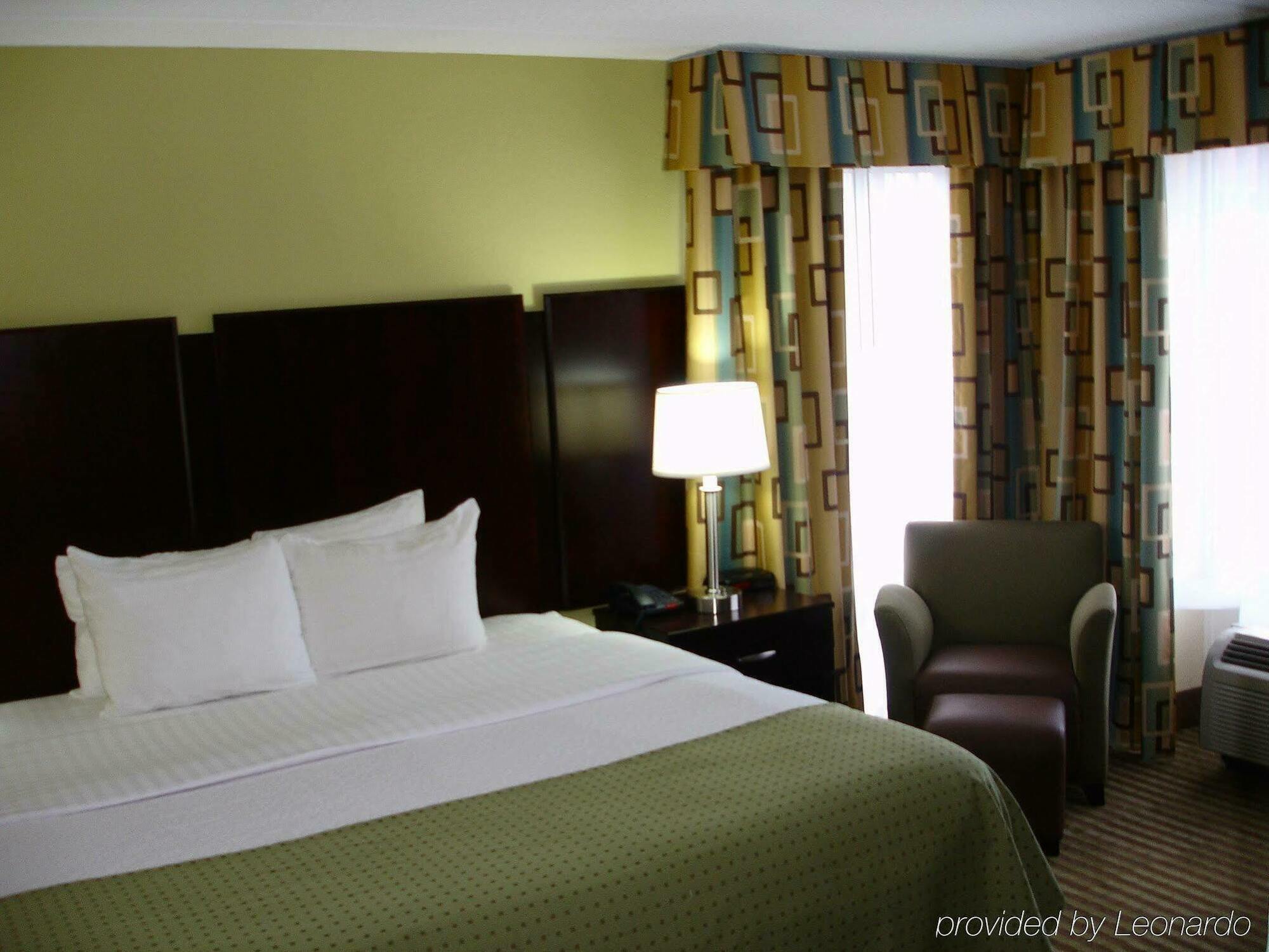 Holiday Inn Express North Myrtle Beach - Little River, An Ihg Hotel Room photo